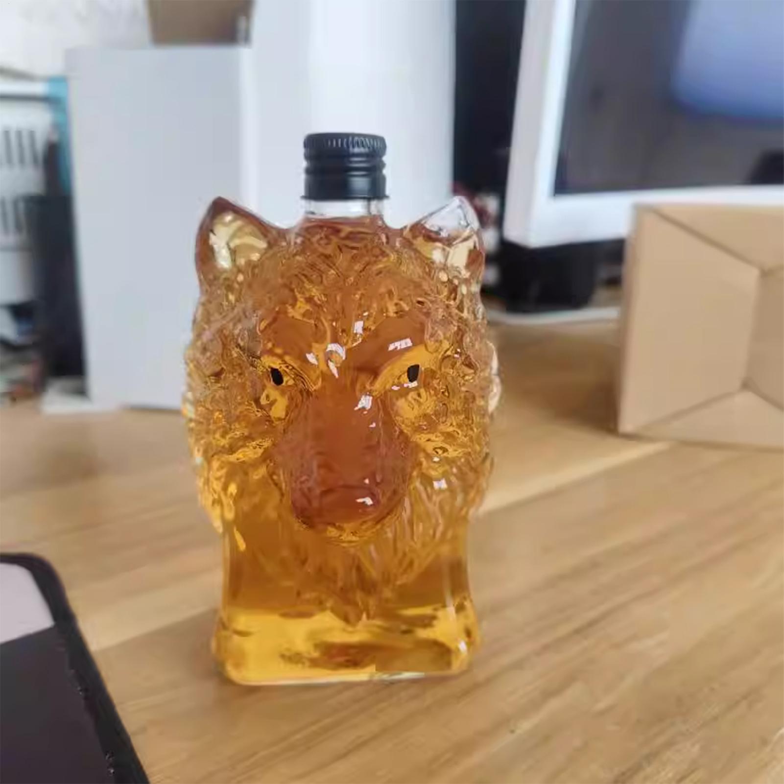 Vintage Collectible Glass - زجاجة ويسكي على شكل ذئب، كأس