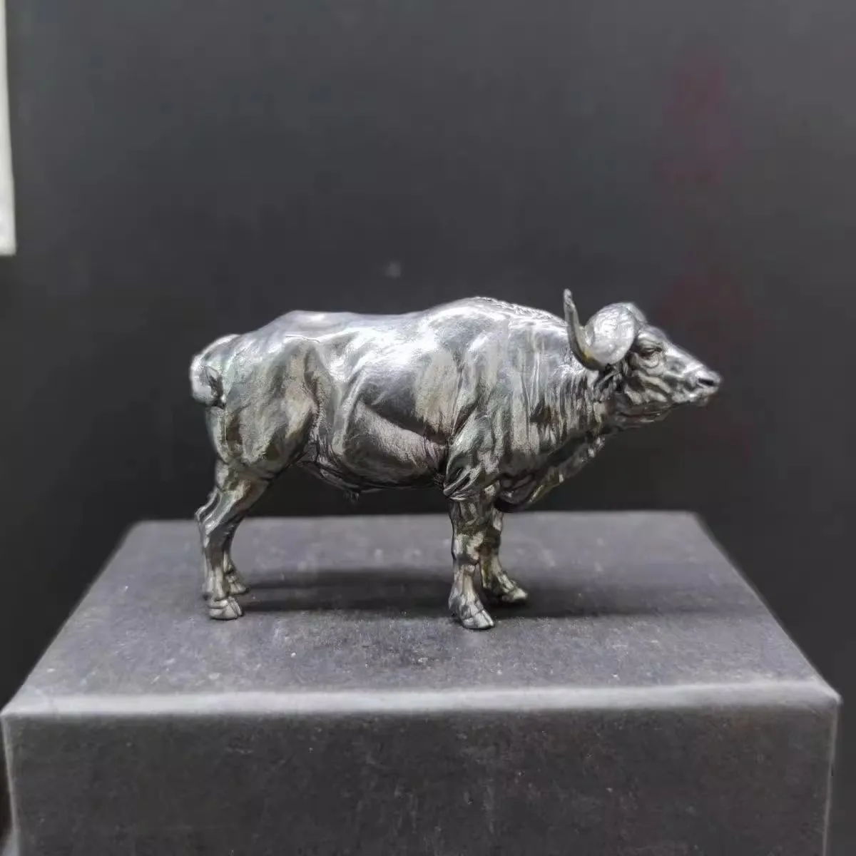 Vintage Collectible Furniture - النحاس الجاموس الأفريقي النحت ، الصلبة