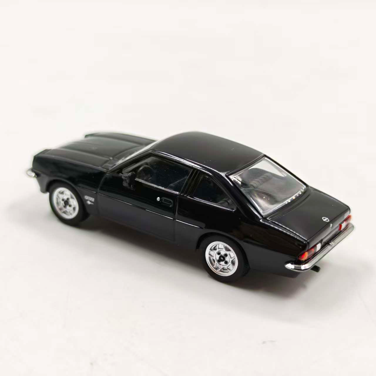 هيربا 1/87 مقياس أوبل GT/E طاو - مراجعة Vintage Collectible Toy Cars وسعره